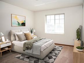 Plymouth apartment for rent - a bedroom with a bed and a window
