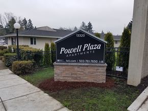 Portland apartment for rent - Powell Plaza Sign
