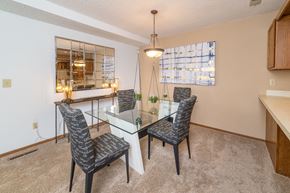 Hopkins townhouse for rent - Dining Room