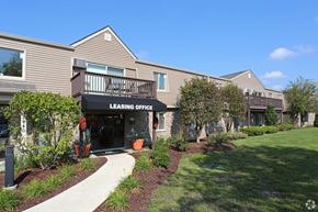 Willowbrook apartment for rent - Willowbrook apartments leasing office exterior