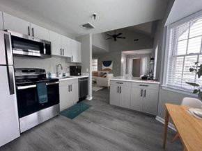 Farmington apartment for rent - Loft Kitchen