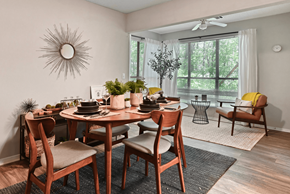 Austell apartment for rent - A dining room with a round table and chairs.