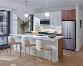 Philadelphia apartment for rent - Island Kitchen at 17 Market West, Pennsylvania, 19103