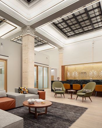 Lobby lounge