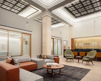 Lobby lounge
