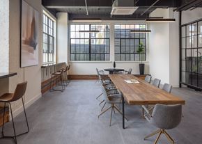 Philadelphia apartment for rent - a large room with a long wooden table and chairs