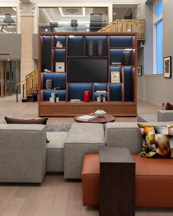 Lobby lounge