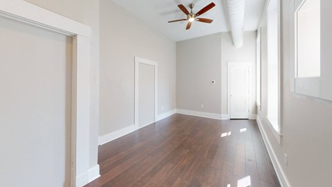 Floor plan for studio, 1 bath, 466 sqft