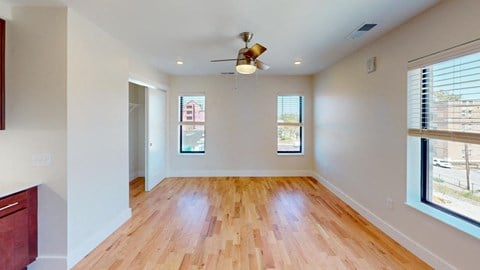 Floor plan for studio, 1 bath, 492 sqft