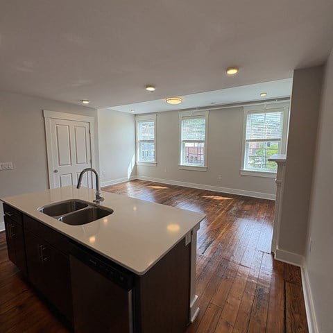 Floor plan for 1 bed, 1 bath, 726 sqft