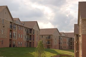 West Des Moines apartment for rent - an apartment complex on a cloudy day