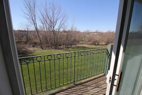 Altoona apartment for rent - a view of the garden from the balcony