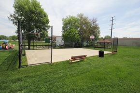 Pleasant Hill apartment for rent - basketball court