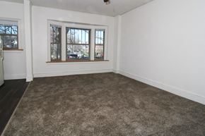 Des Moines apartment for rent - an empty room with a window