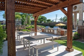 Bbq area/ outdoor kitchen