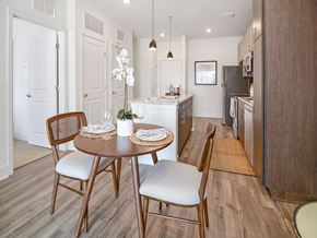 Aberdeen apartment for rent - a kitchen and dining room with a table and chairs