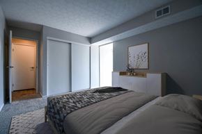 Columbus apartment for rent - a bedroom with a bed in a room