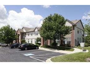 Crystal Lake apartment for rent - Randall Village Apartments- Crystal Lake, IL