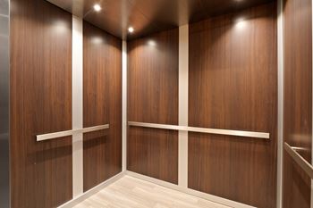 Aventura elevators