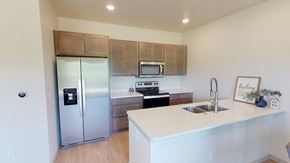 Green Bay apartment for rent - Beautiful Cabinets, Quartz Countertops, Stainless Steel Appliances