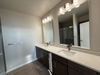 Dual sinks in primary bathroom