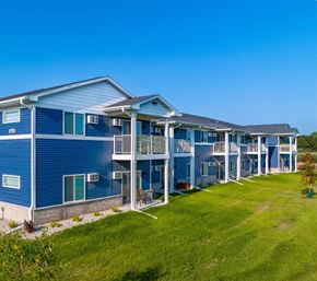 Sturgeon Bay apartment for rent - Bay Pointe Exterior