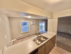 Grand Rapids townhouse for rent - 2-Bed Renovated Kitchen
