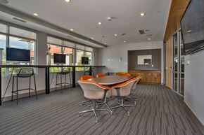 Denver apartment for rent - Cyber Café & Lounge