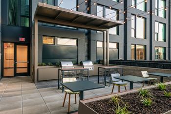 Grilling stations & outdoor dining