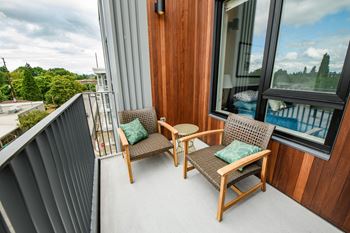 Private patios/balconies