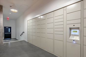24/7 Package lockers