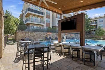 Outdoor lanai with wet bar & tv screens