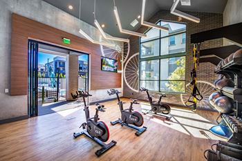 Yoga & spin room
