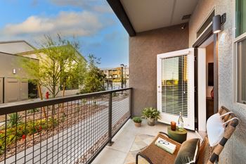 Private patios/balconies