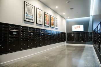 24/7 Package lockers