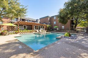 Dallas apartment for rent - Pool View at The Hamptons, Dallas