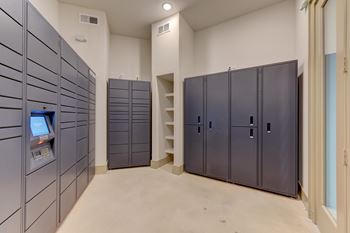Amazon hub lockers