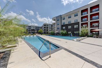 Resort-style pool & sundeck