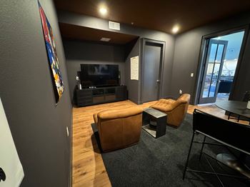 Video game room1
