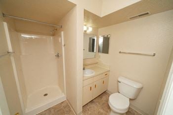 2Nd bath with shower