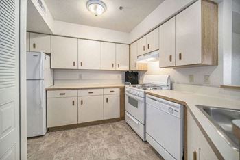 Spacious kitchen with breakfast bar