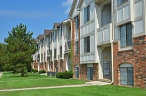 Novi apartment for rent - Walking Paths at The Springs Apartment Homes, Novi, MI 48377