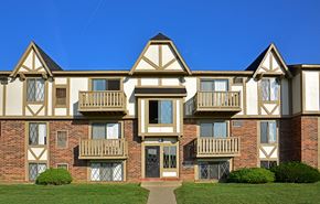 Grand Blanc apartment for rent - Property Exterior at Perry Place, Michigan