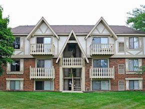East Moline apartment for rent - Private Balconies at Fox Pointe Apartments, East Moline