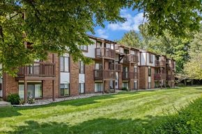 Jackson apartment for rent - Large Mature Trees at Granada Apartments, Michigan, 49202
