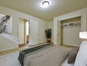 Grand Blanc apartment for rent - Bedroom with Large Closet Large Closets with Organizers at Grand Bend Club Apartments, Grand Blanc, 48439