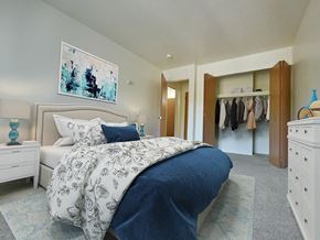 Essexville apartment for rent - Bedroom with Large Closet Large Closets with Organizers at Huntington Place Apartments, Essexville, MI, 48732