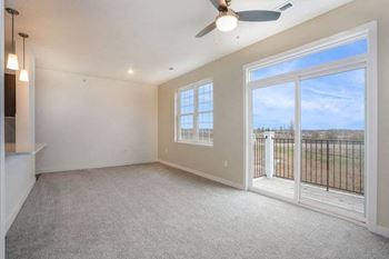9 Ft ceiling on 3rd floor 