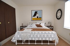 East Moline apartment for rent - Magnolia and Dahlia Bedroom at Fox Pointe Apartments, East Moline 61244