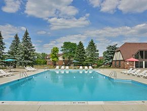 Davison apartment for rent - Olympic sized Pool at Charter Oaks Apartments, Davison, MI, 48423